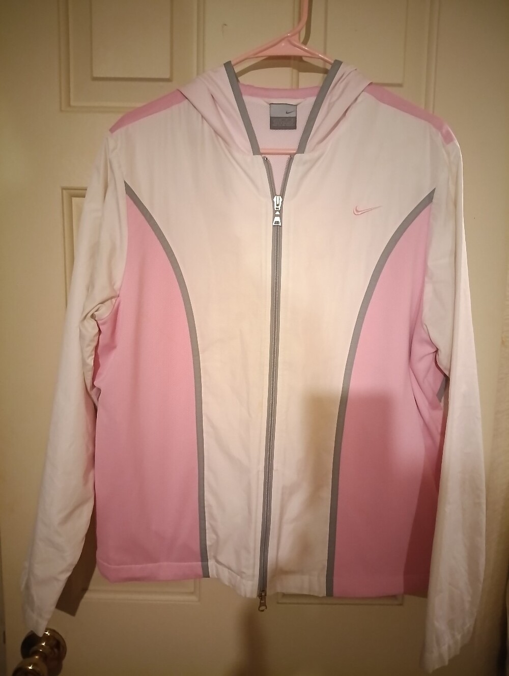 Nike VintageWomen's Pink and White Zip-Up Hooded Windbreaker Jacket Large 🩷 🤍